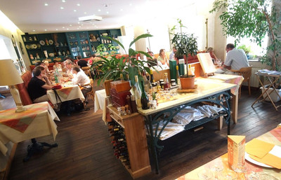 LOGIS HOTEL LES PAGES REST. LE PETIT COMPTOIR