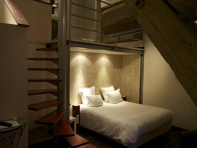 LOGIS HOTEL LES PAGES REST. LE PETIT COMPTOIR