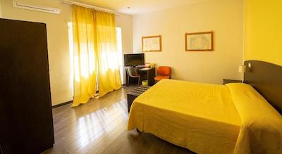 Difronte Ai Musei Vaticani