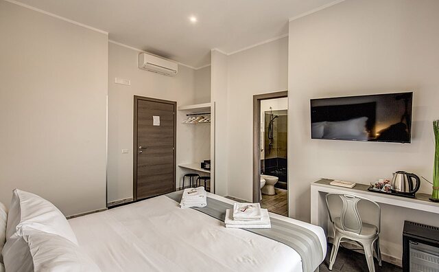 FLOOR 6