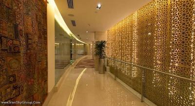 تریدنت باندرا کورلا