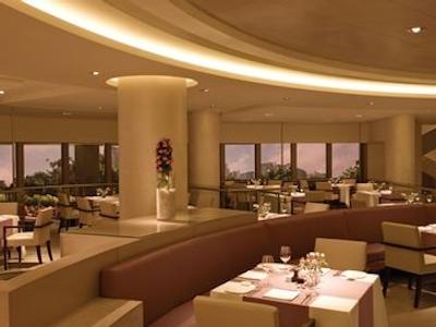 تریدنت باندرا کورلا