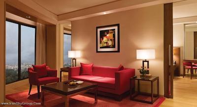 تریدنت باندرا کورلا