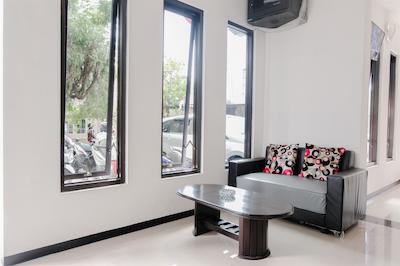 OYO 1108 Smart Tlogomas