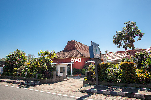OYO 517 Hotel Arjuna Lawang