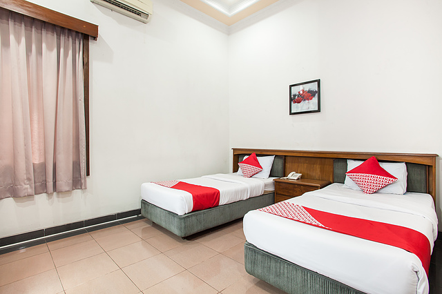 OYO 517 Hotel Arjuna Lawang