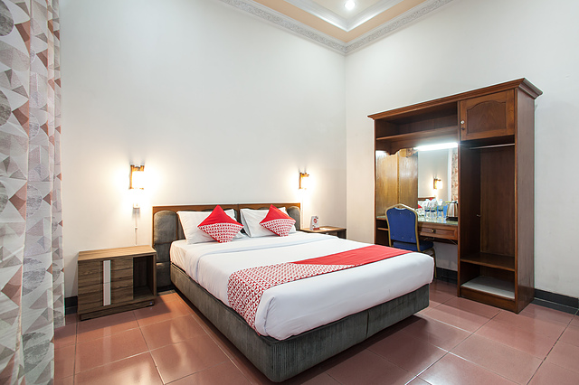OYO 517 Hotel Arjuna Lawang
