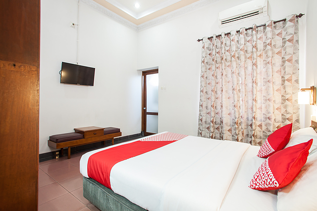 OYO 517 Hotel Arjuna Lawang