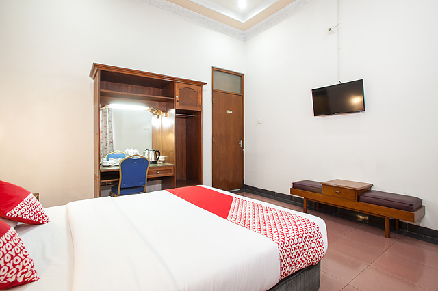 OYO 517 Hotel Arjuna Lawang