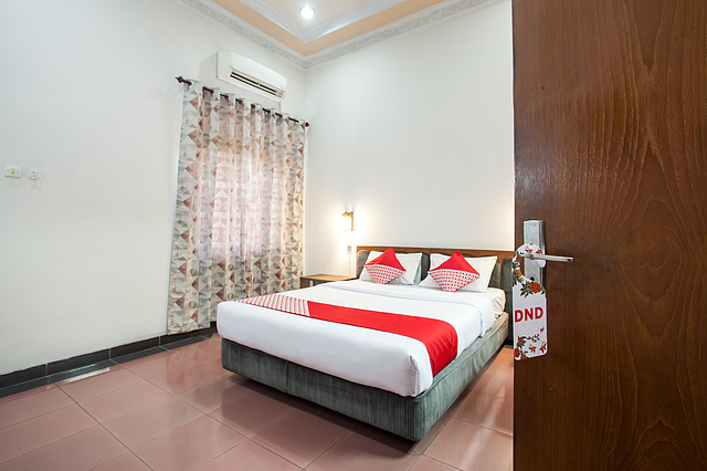 OYO 517 Hotel Arjuna Lawang