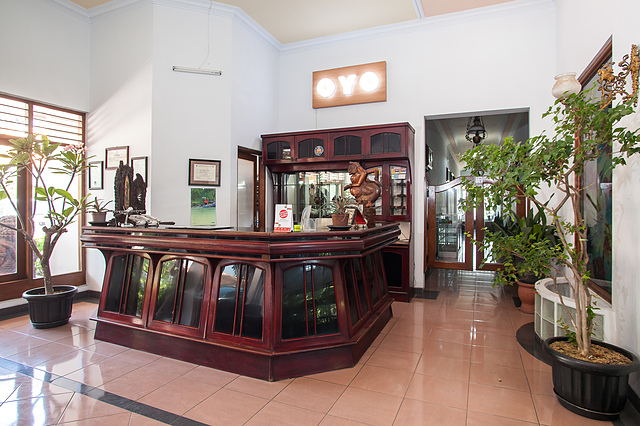 OYO 517 Hotel Arjuna Lawang