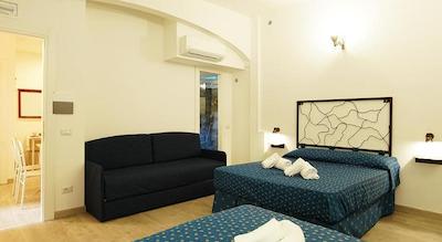 Vatican Holiday Junior