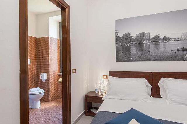 Eroom42 Guest House