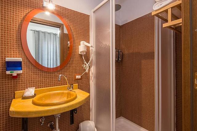 Eroom42 Guest House