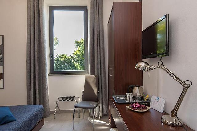Eroom42 Guest House