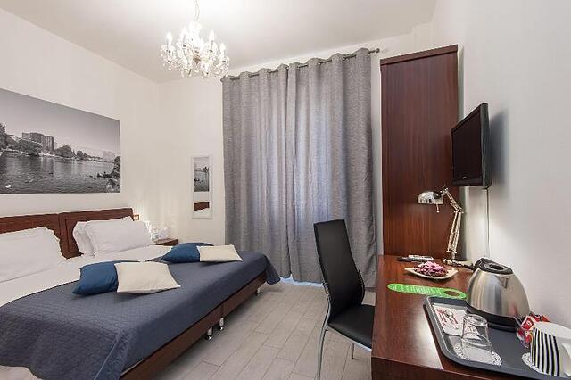 Eroom42 Guest House