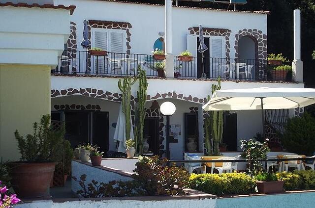 Villa Raffaela B B
