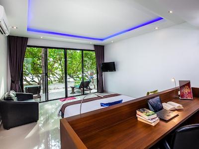 PARADISE RESORT PHI PHI