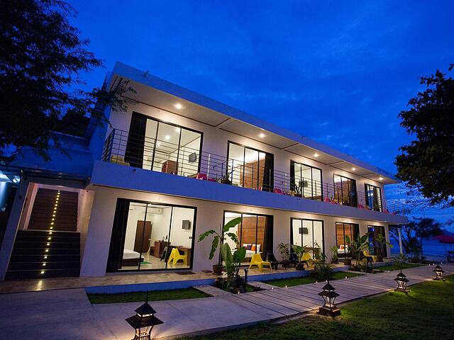 PARADISE RESORT PHI PHI