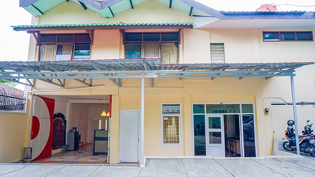 Oyo 1340 Wisma Alamanda