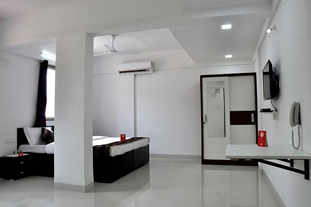 Oyo 9533 Hotel Milind Villa