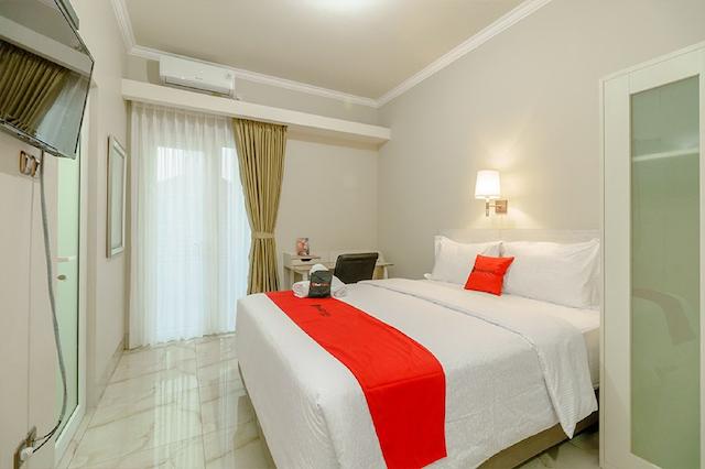 RedDoorz near Taman Makam Pahlawan Cikutra