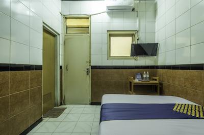 Spot On 2054 Hotel Arimbi 3