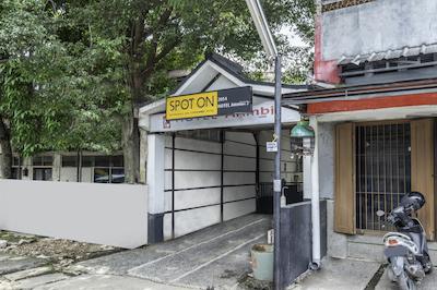 Spot On 2054 Hotel Arimbi 3