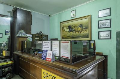 Spot On 2054 Hotel Arimbi 3