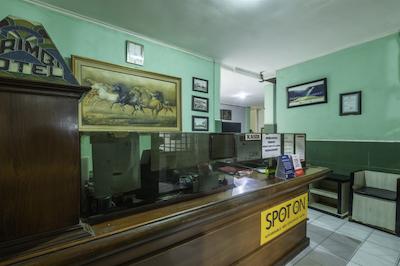 Spot On 2054 Hotel Arimbi 3