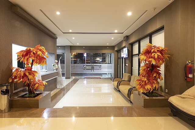 Oyo 1977 Harvest Residence