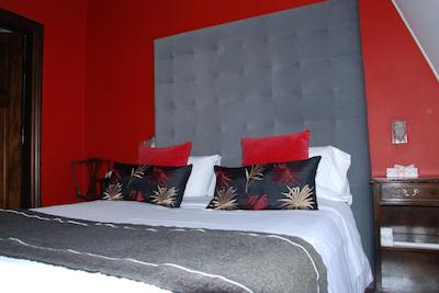 Miravida Soho Hotel Wine Bar