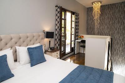 Miravida Soho Hotel Wine Bar