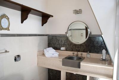 Miravida Soho Hotel Wine Bar