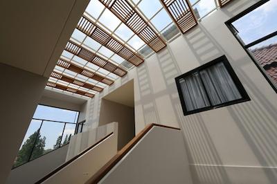 BEEHIVE BOUTIQUE HOTEL