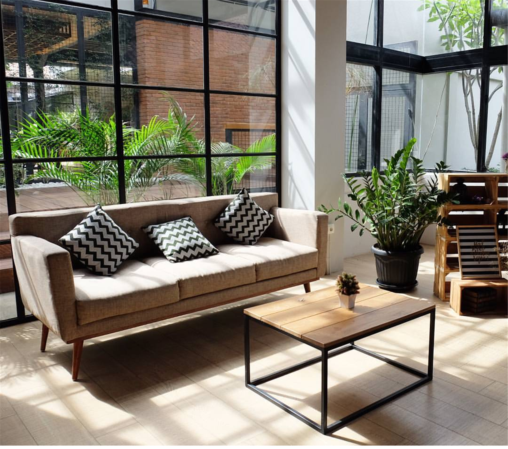 BEEHIVE BOUTIQUE HOTEL