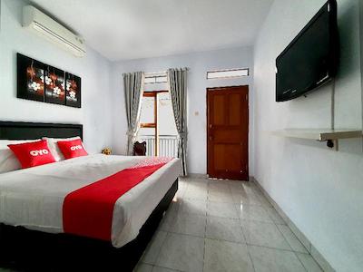 OYO 569 Cigadung Guest House