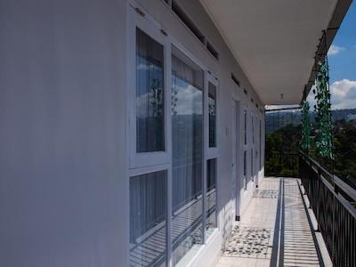 OYO 569 Cigadung Guest House