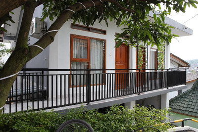 OYO 569 Cigadung Guest House