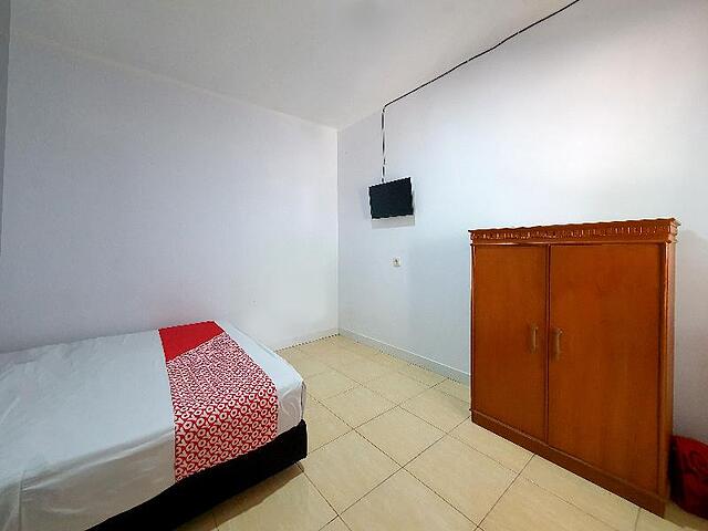 OYO 569 Cigadung Guest House