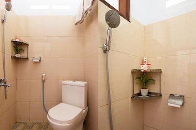 OYO 569 Cigadung Guest House