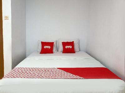 OYO 569 Cigadung Guest House