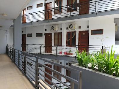 OYO 569 Cigadung Guest House