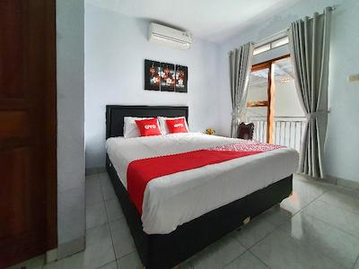 OYO 569 Cigadung Guest House