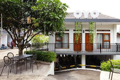 OYO 569 Cigadung Guest House