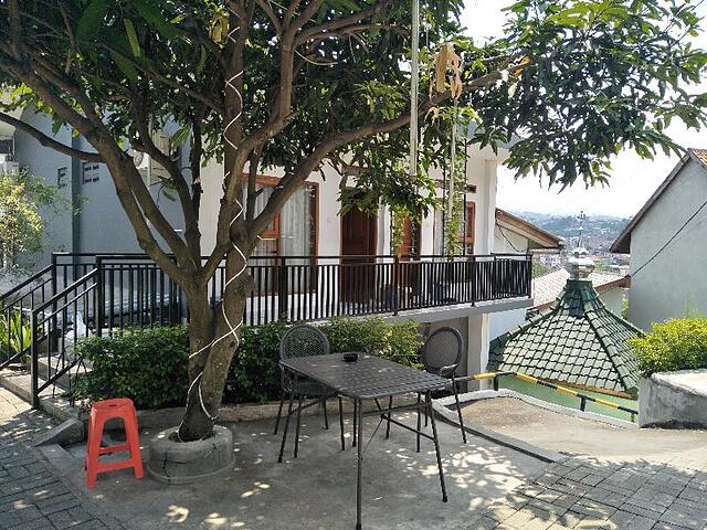 OYO 569 Cigadung Guest House