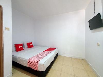 OYO 569 Cigadung Guest House