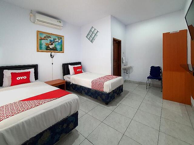 OYO 569 Cigadung Guest House