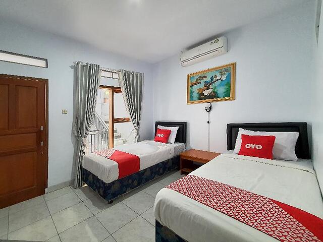 OYO 569 Cigadung Guest House