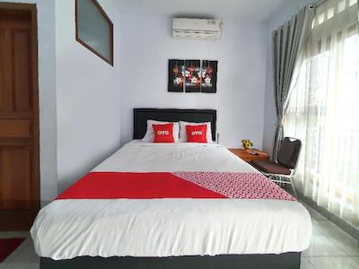 OYO 569 Cigadung Guest House